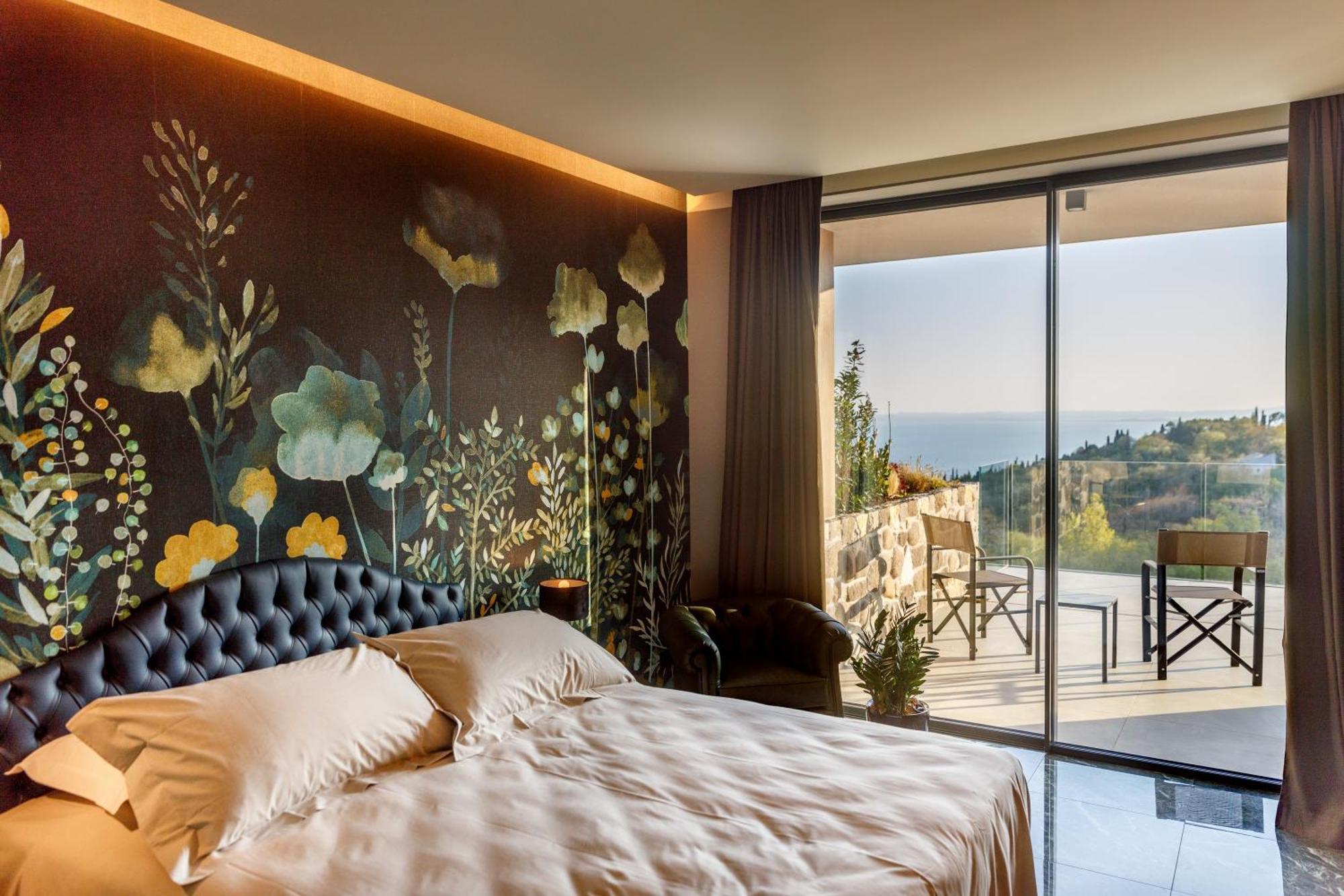 Deville & Hotel 2*