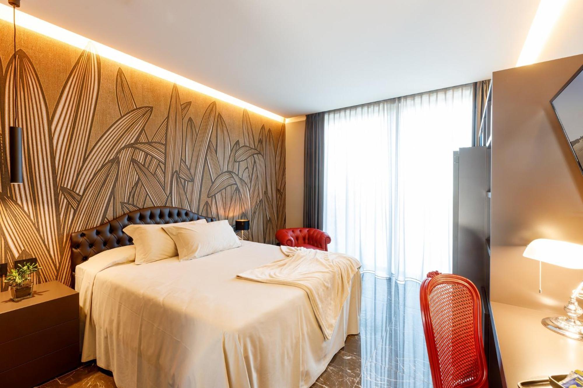 Hotel Deville & 2*