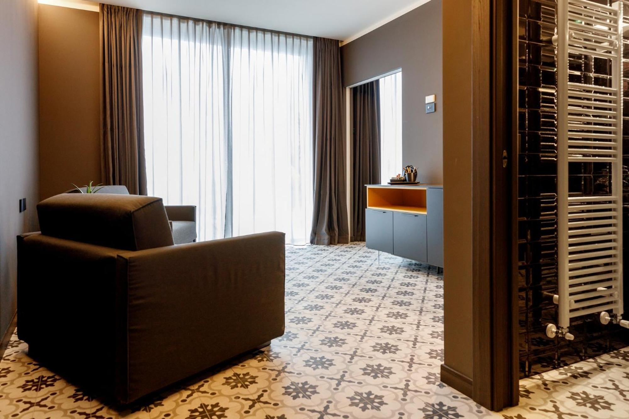 Deville & Hotel Costermano